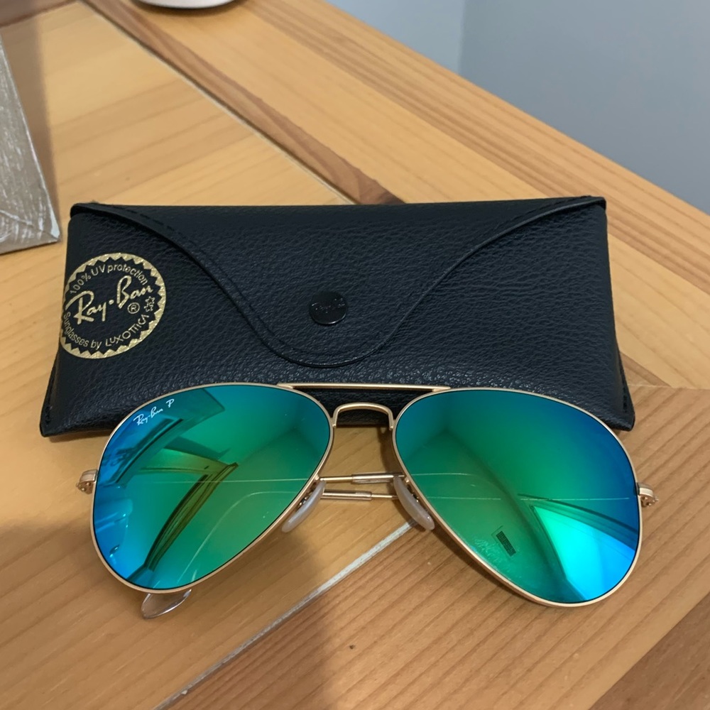 Green Mirrored Ray Ban aviators polarized